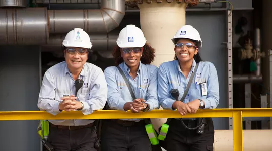 Trabalhadoras Yara na fábrica