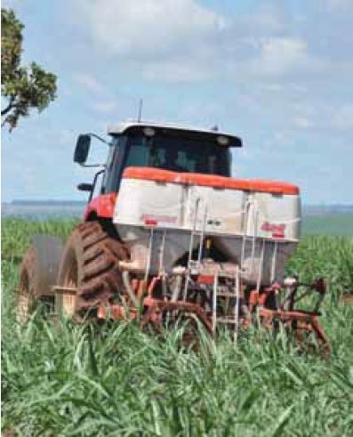 Aplicação de fertilizantes sólidos